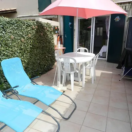 Duplex 3 Pieces Avec Piscine, 4 Couchages, Terrasse Et Parking Prive Au Lavandou - Fr-1-251-748